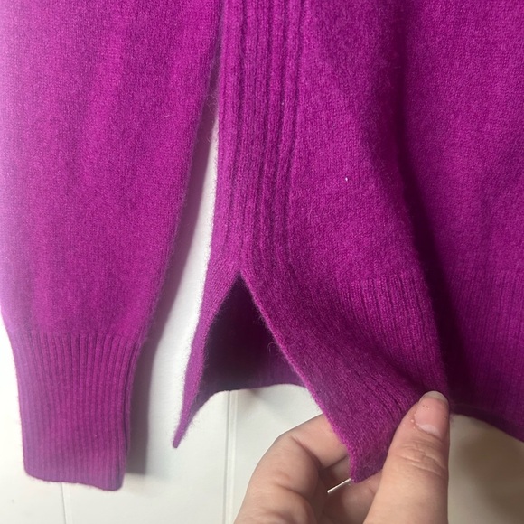 In Cashmere size Small, 100% Cashmere, Women's long sleeve Purple Sweater - Picture 3 of 6